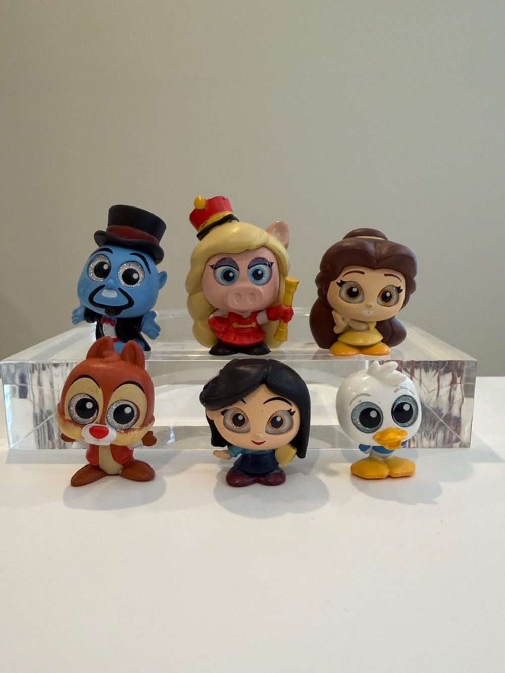 New Disney Doorables Academy / Campus Crew Series - Miss Piggy, Genie- 6 figures